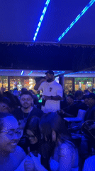 Late night live music performance draws crowds at São Paulo bar
