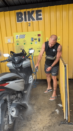 Busy morning at a Ko Samui self-service car wash