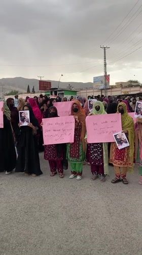 Women's protest with bilingual signs held in Quetta, Pakistan