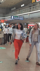 Normal passenger activity observed at Fengtai District transport hub
