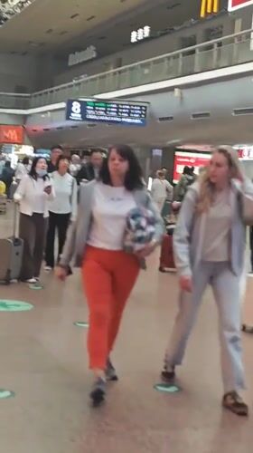 Normal passenger activity observed at Fengtai District transport hub