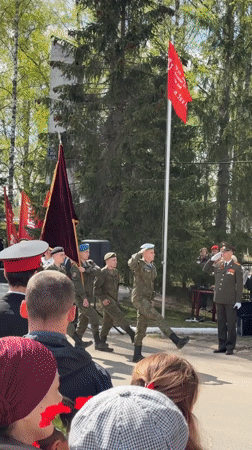 Military ceremony held in Yamyshevo, Russia draws crowds