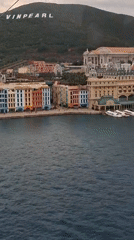 Cable car passengers capture synchronized views of Vinpearl resort complex