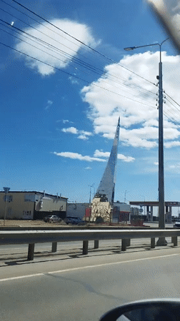 Morning scenes captured in Yakutsk: monument, children swimming
