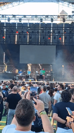 Outdoor concert draws large crowd in Valencia, Spain