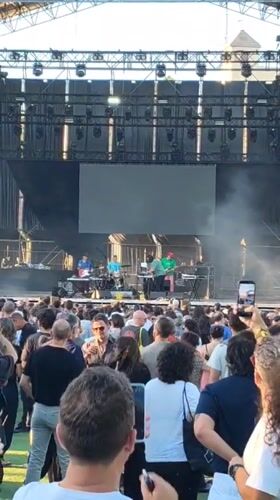Outdoor concert draws large crowd in Valencia, Spain