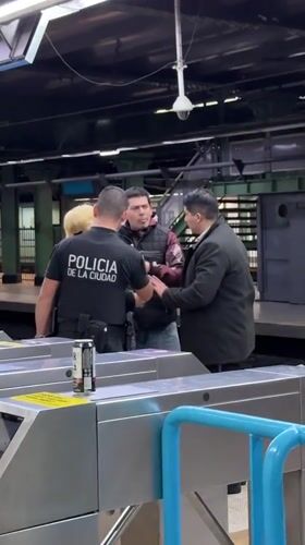 Police stop at Buenos Aires subway turnstiles