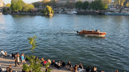 Spring afternoon scenes captured along Seine River in Paris