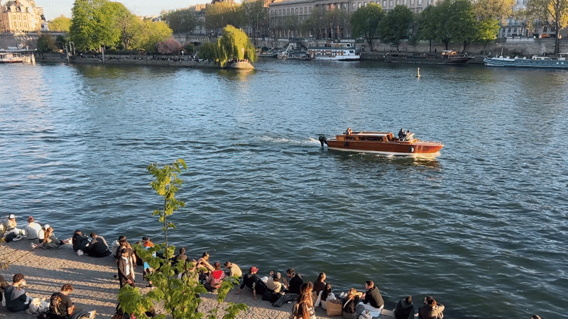Spring afternoon scenes captured along Seine River in Paris