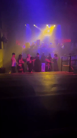 Early morning stage performance captured in Buenos Aires