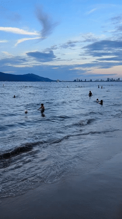 Da Nang beach club scenes across a quiet late morning