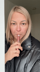 Women take selfies, vape in Izhevsk indoor locations