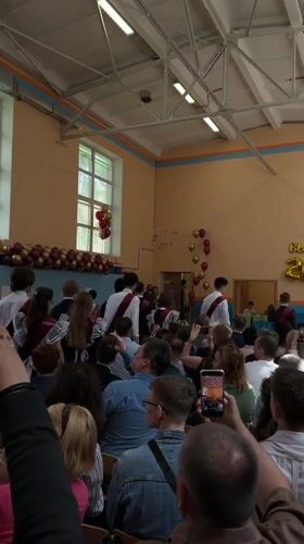 Traditional graduation ceremony held in Podolsk school gymnasium