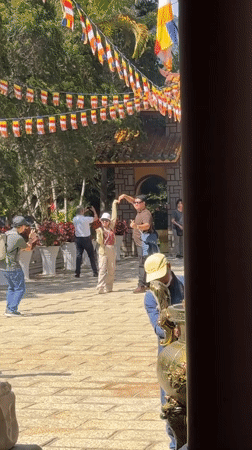 Early morning visit to Truc Lam Buddhist temple, Da Lat