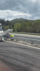 Truck crashes into guardrail on Bulgarian highway near Ihtiman