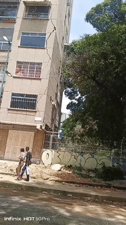 Partial building collapse draws military response in Caracas