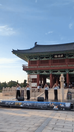 Visitor captures traditional architecture and cultural performances in historic Gyeongju