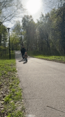 Mother, toddler enjoy spring outing across Russian parks and forests