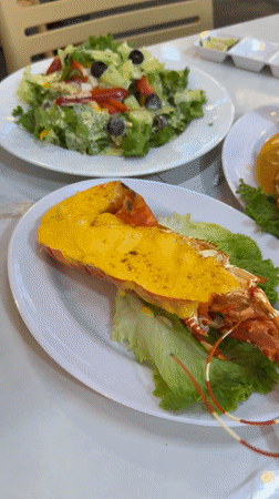 Lobster lunch documented at Phú Quốc restaurant