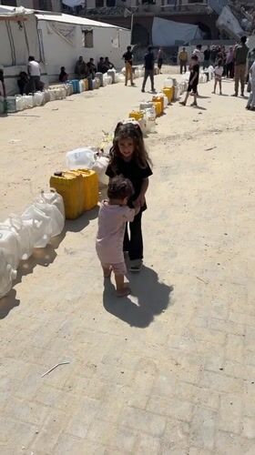 Gaza residents navigate daily life amid damaged infrastructure, makeshift shelters