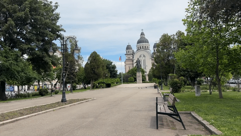 Morning scenes documented at Victory Square, Târgu Mureș