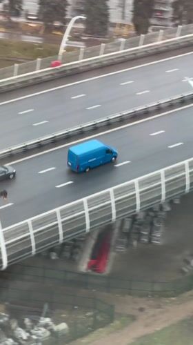 Chashnikovo residents record bridge traffic and indoor moment