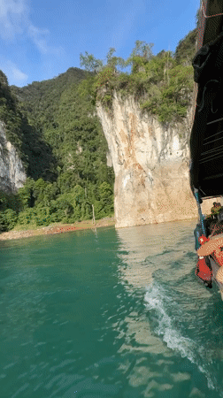 Meditating on the bow through Khao Phang's karst landscape