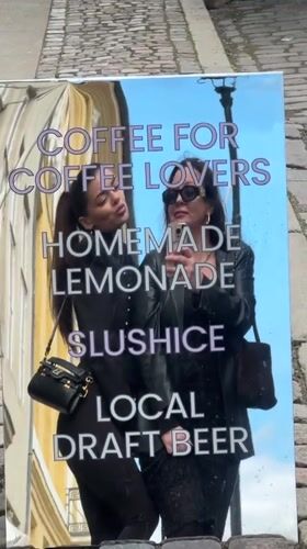 Routine scenes documented around Copenhagen's Amalienborg Palace area