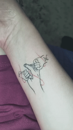 Daily life moments captured in Tobolsk: tattoos, family, cooking