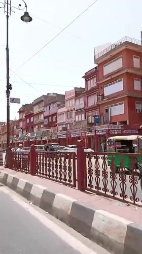 Morning tuk-tuk ride captured on Jaipur's pink streets