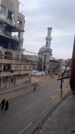 Daily life continues amid destruction in Khan Yunis