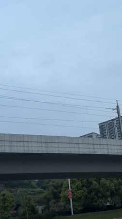 Daily moments captured across Chongqing region Tuesday morning