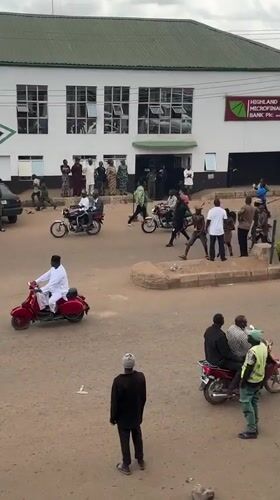 Crowded streets and heavy traffic in Bukuru, Nigeria