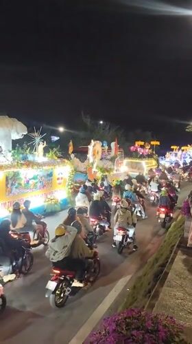 Illuminated parade draws motorcycle crowds in Da Lat Vietnam