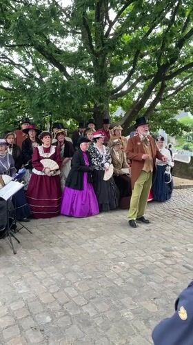 Victorian-costumed group performs historical reenactment in Luxembourg City