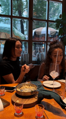 Evening dining and street scenes captured in central Moscow