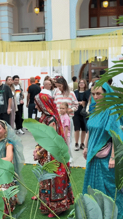 Indian cultural festival brings dance, decor, and speakers to Moscow