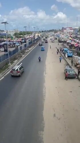 Busy street traffic captured across Lagos-Lekki area Thursday morning