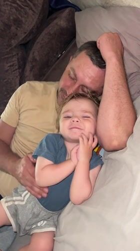 Midmorning nap together, bed and couch, Noviy