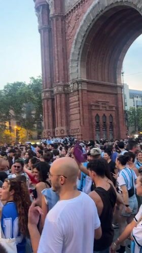 Barcelona streets fill with football fans celebrating in force