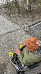 Heavy hail hits Rusanovo residential area, child in stroller