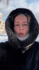 Woman records winter conditions in snowy Yekaterinburg, mentions Murmansk cold