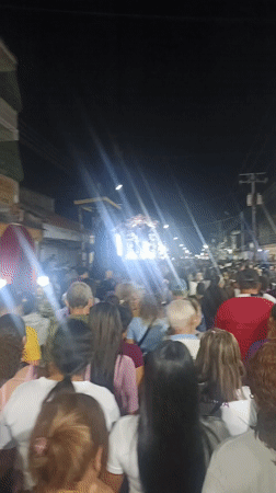 Religious procession with statues draws crowds in Tinaquillo Venezuela