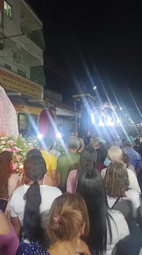 Religious procession with statues draws crowds in Tinaquillo Venezuela