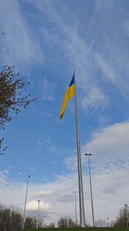 Quiet afternoon scenes documented across Vinnytsia's riverfront district