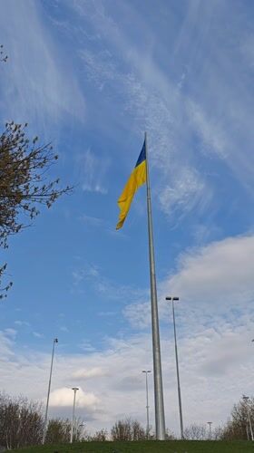 Quiet afternoon scenes documented across Vinnytsia's riverfront district