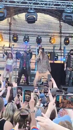 Midsummer night in Tallinn: live stages, beach bonfire, sunset