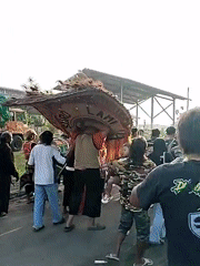 Traditional wedding procession draws crowds in Sragen, Indonesia
