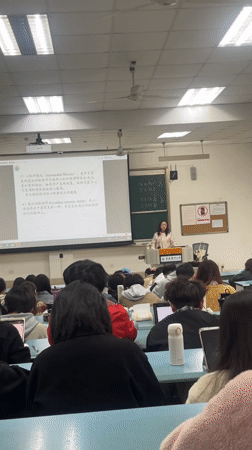 University lecture session documented in Chongqing High-tech Zone