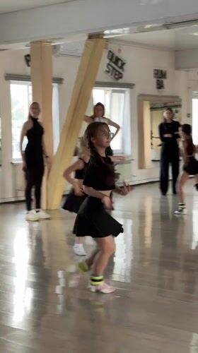 Young dancers practice choreography at Ufa studio
